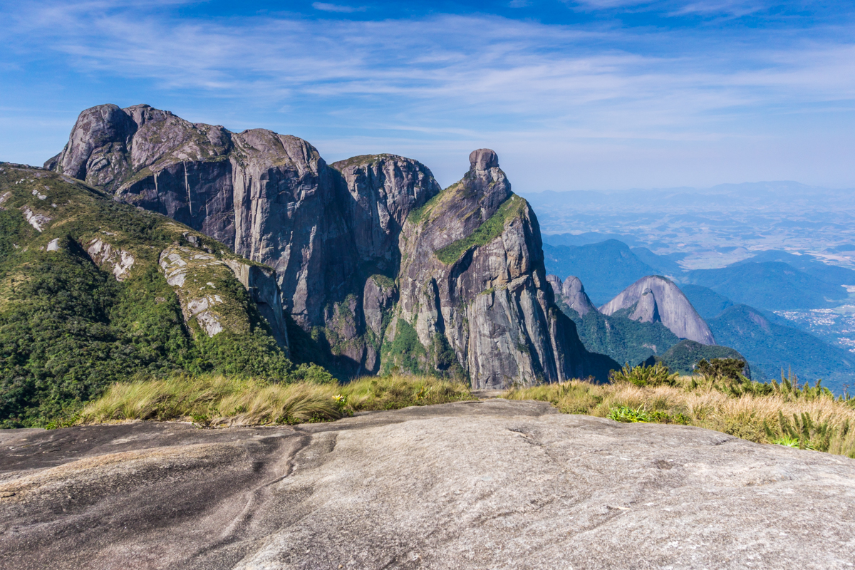 Montanhas durante a Travessia Petrópolis x Teresópolis na Serra dos Órgãos, Rio de Janeiro