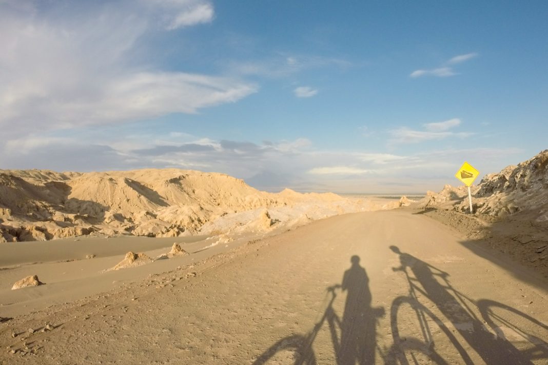 Passeio de bicicleta no Deserto do Atacama, Chile