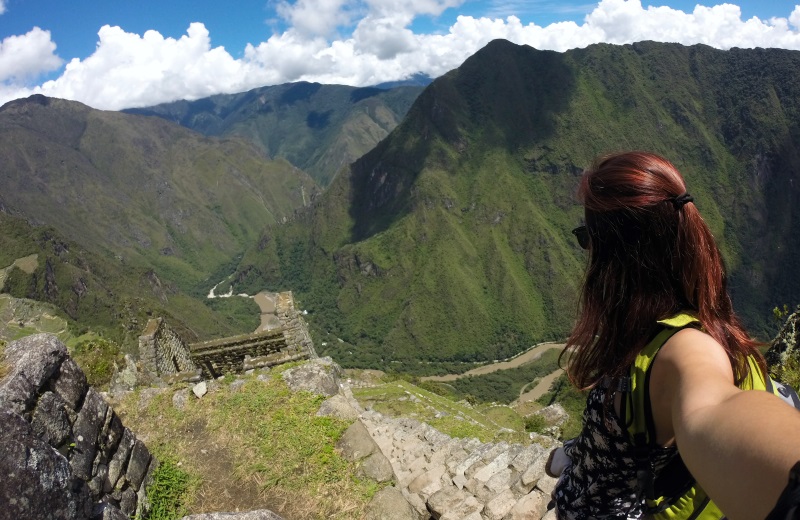 Escadas no topo do Huayna Picchu em Machu Picchu