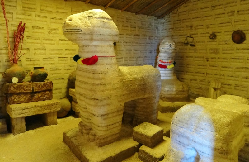 Esculturas de sal em Colchani, Salar de Uyuni